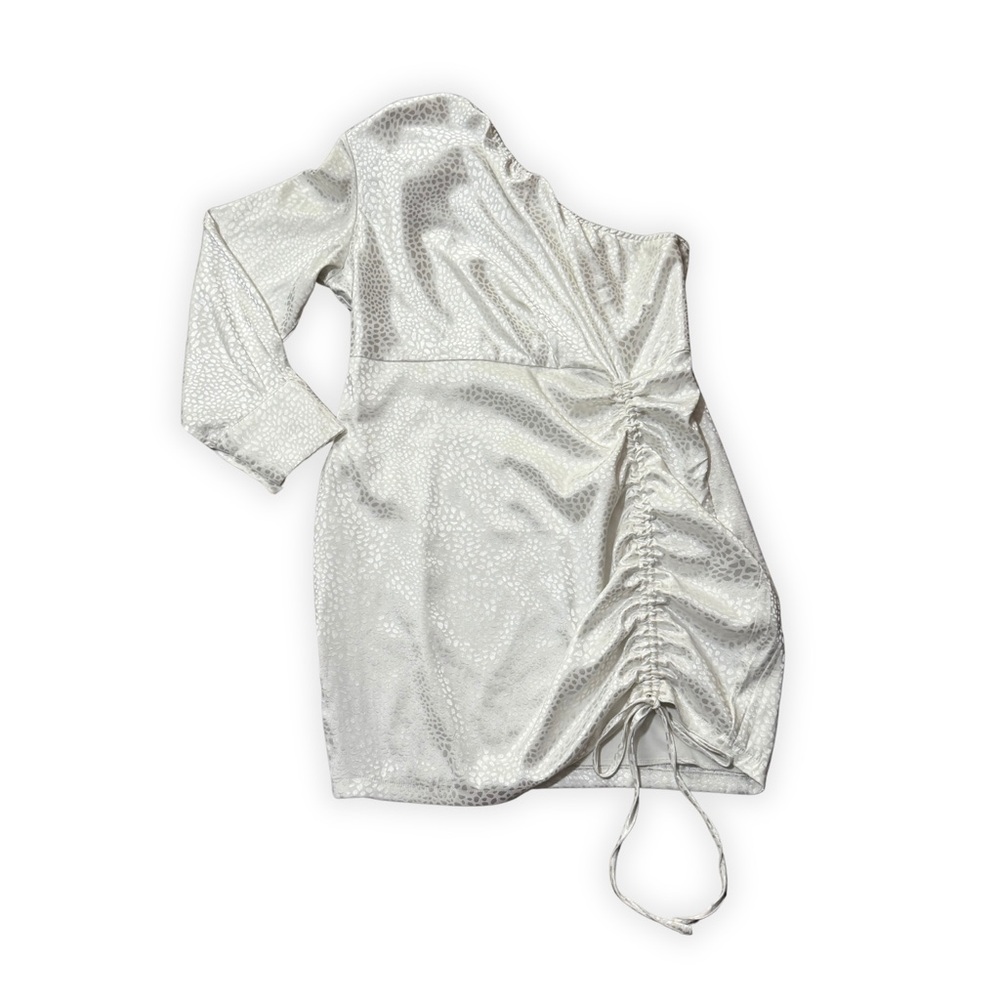 Women’s White Asymmetrical One-Sleeve Ruched Dress – Size 2XL Glam Maker brand